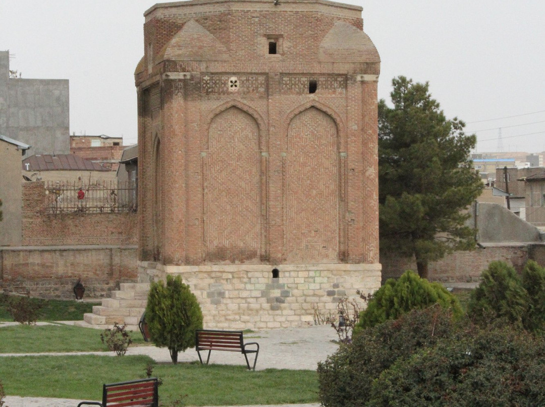 Gonbad-e-Kabud景点图片
