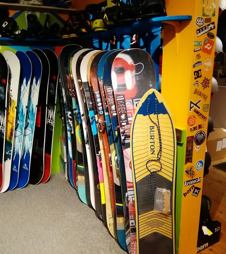 No School Snowboard Shop-Jeffersonville必去景点