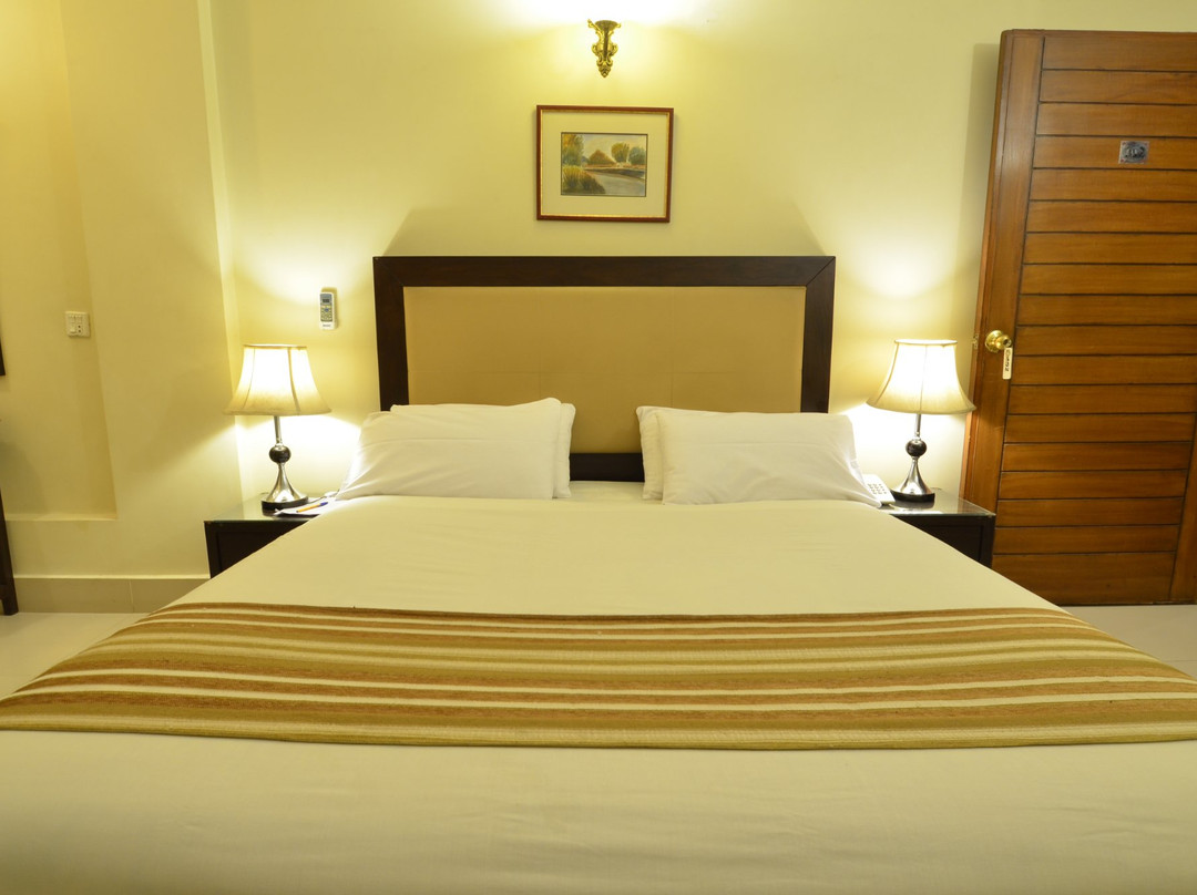 Pak Continental Hotel主图