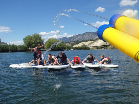 Adventure Paddle School-因弗米尔必去景点
