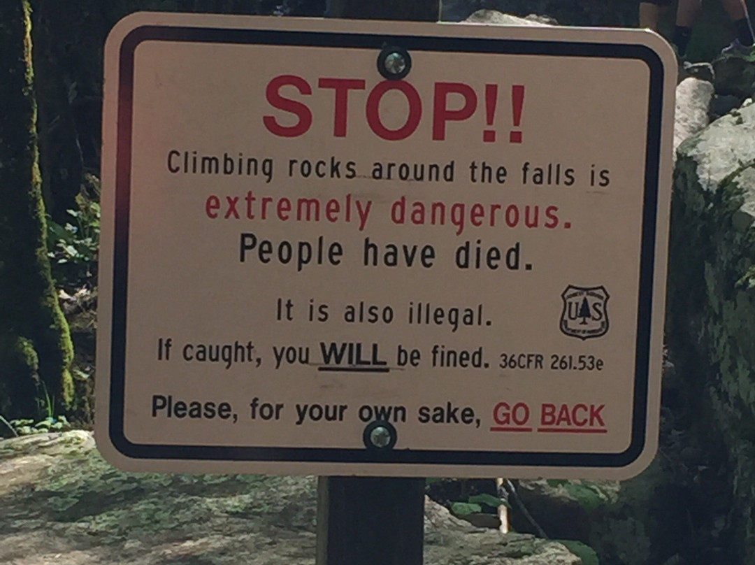 Roaring Run Falls-Eagle Rock必去景点