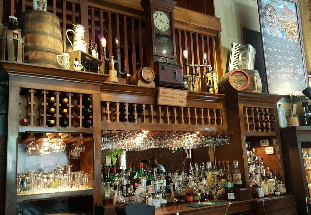 迪凯特餐馆和美食-The Brick Store Pub