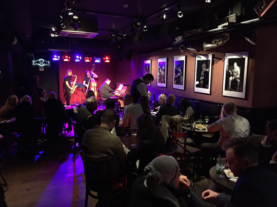 Jazz Cellar 11
