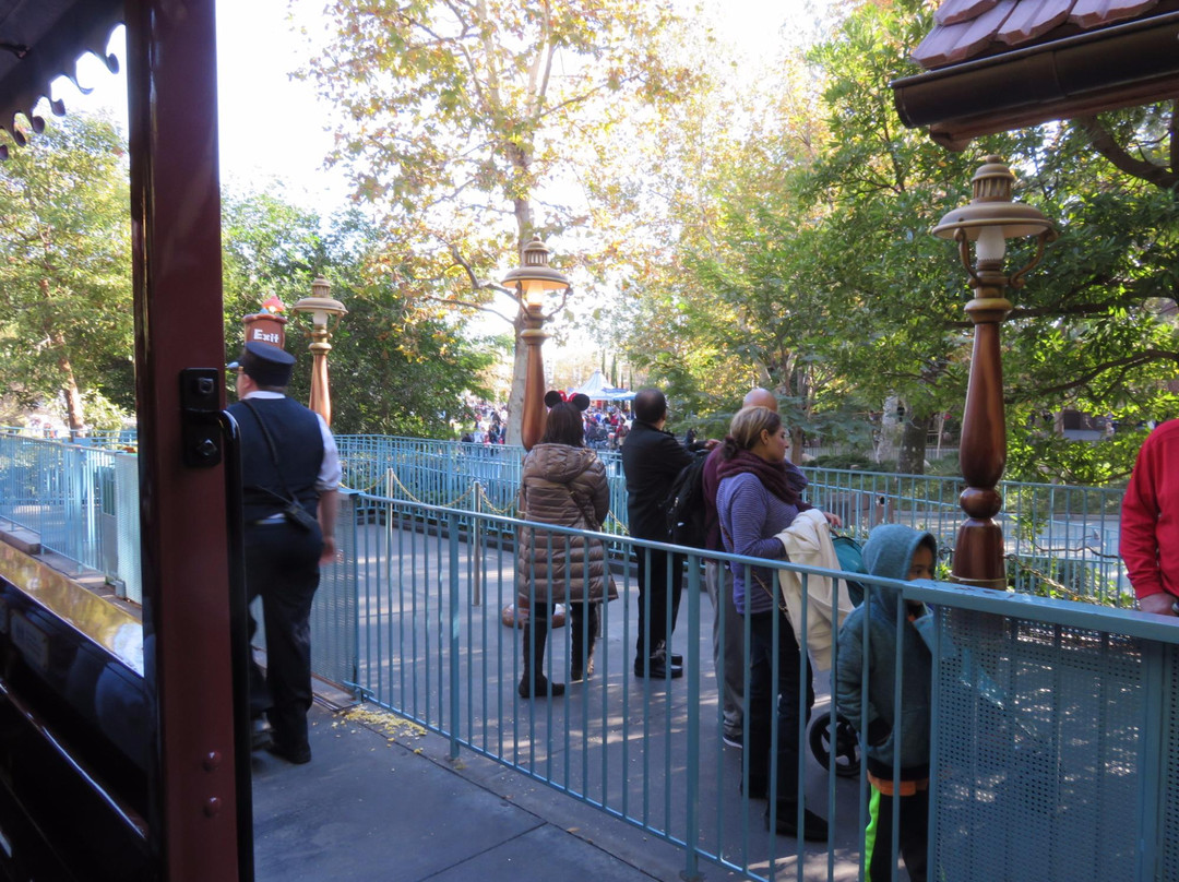 Disneyland Railroad-阿纳海姆必去景点