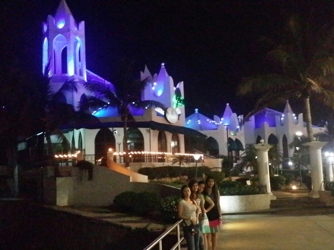 Valentino's & the Fiestaland Complex-马萨特兰必去景点