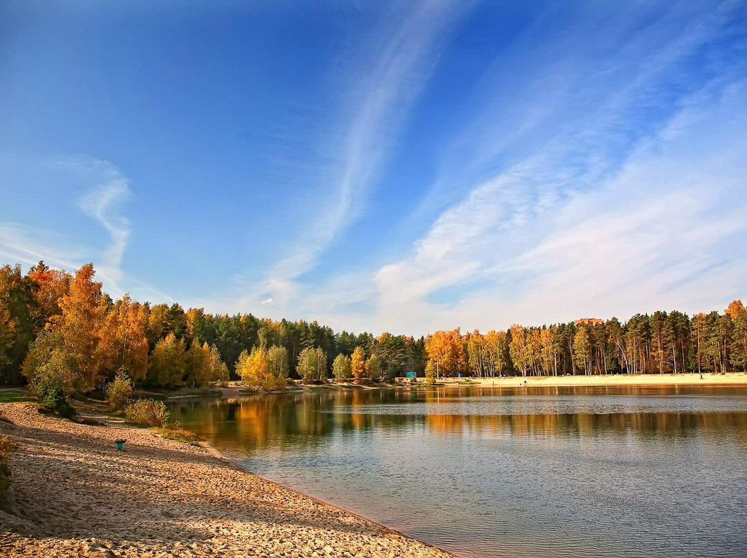 Yuzhnoye Lake景点图片