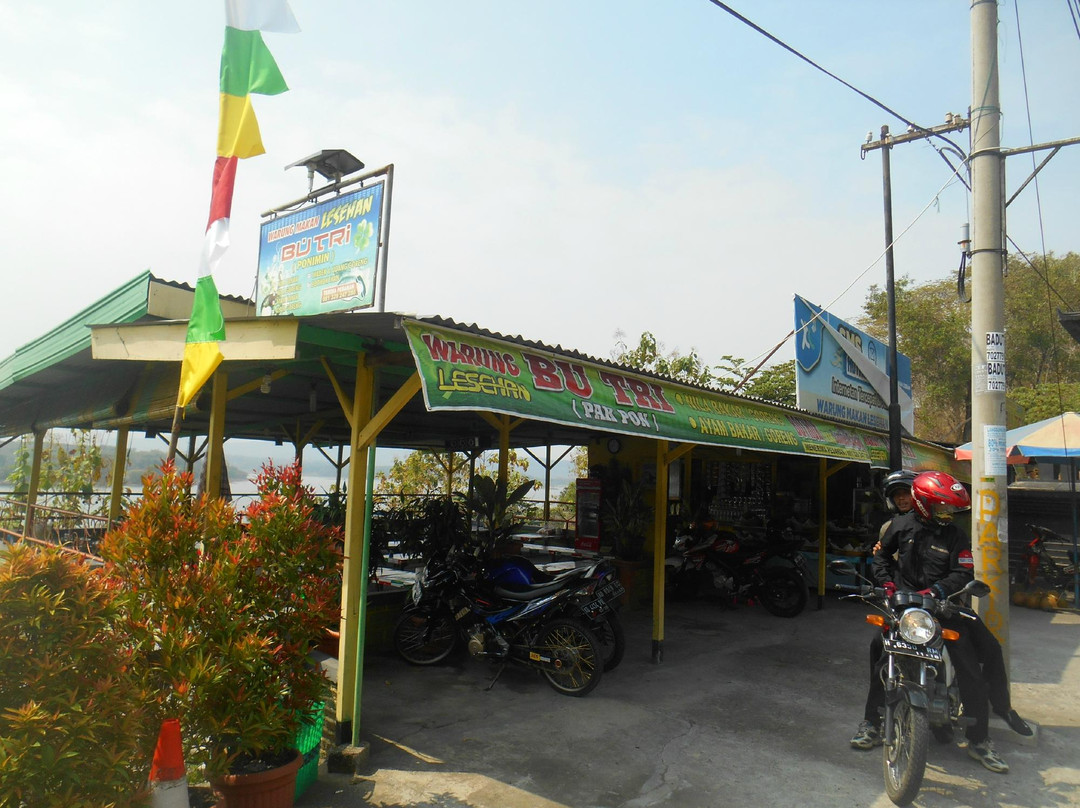 Warung Lesehan bu Tri