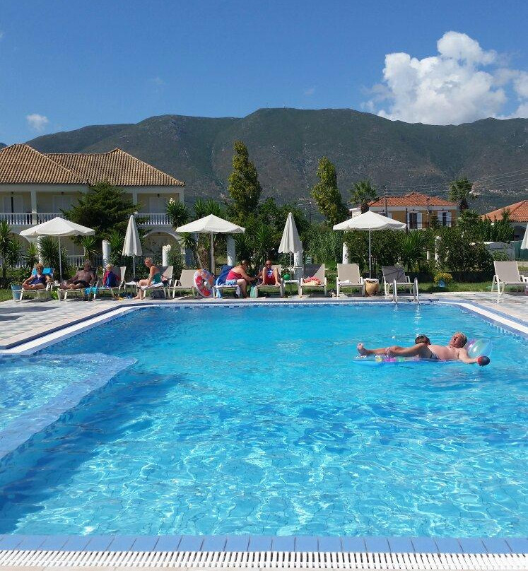 Bliss swimming pool and bar-Alykanas必去景点