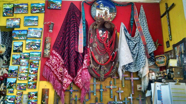 Galapagos Artesanias-昆卡必去景点