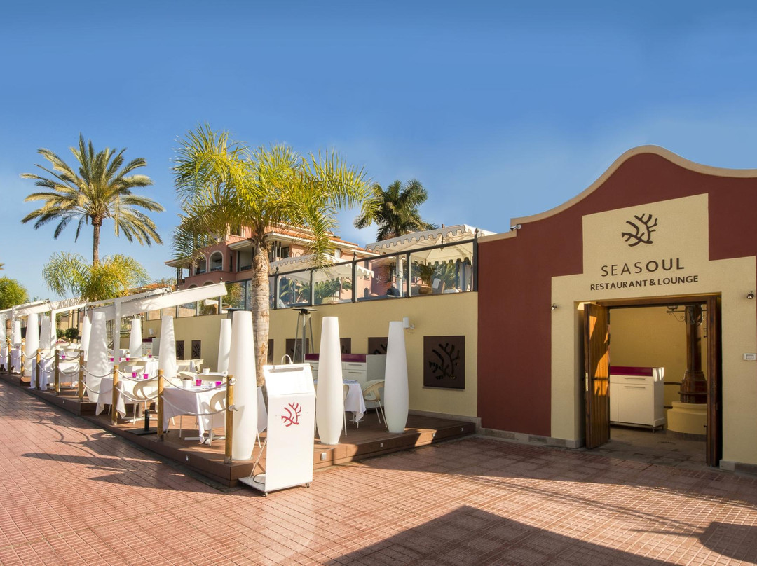 Seasoul Restaurant & Lounge