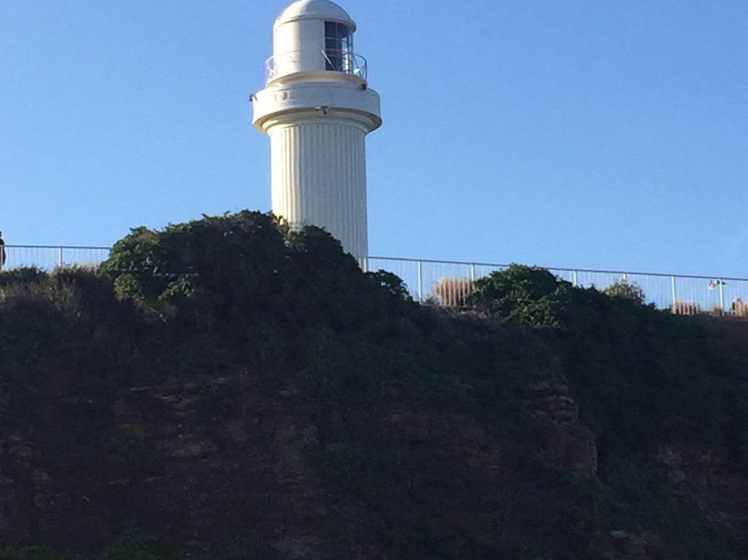 卧龙岗海港灯塔-卧龙岗市必去景点