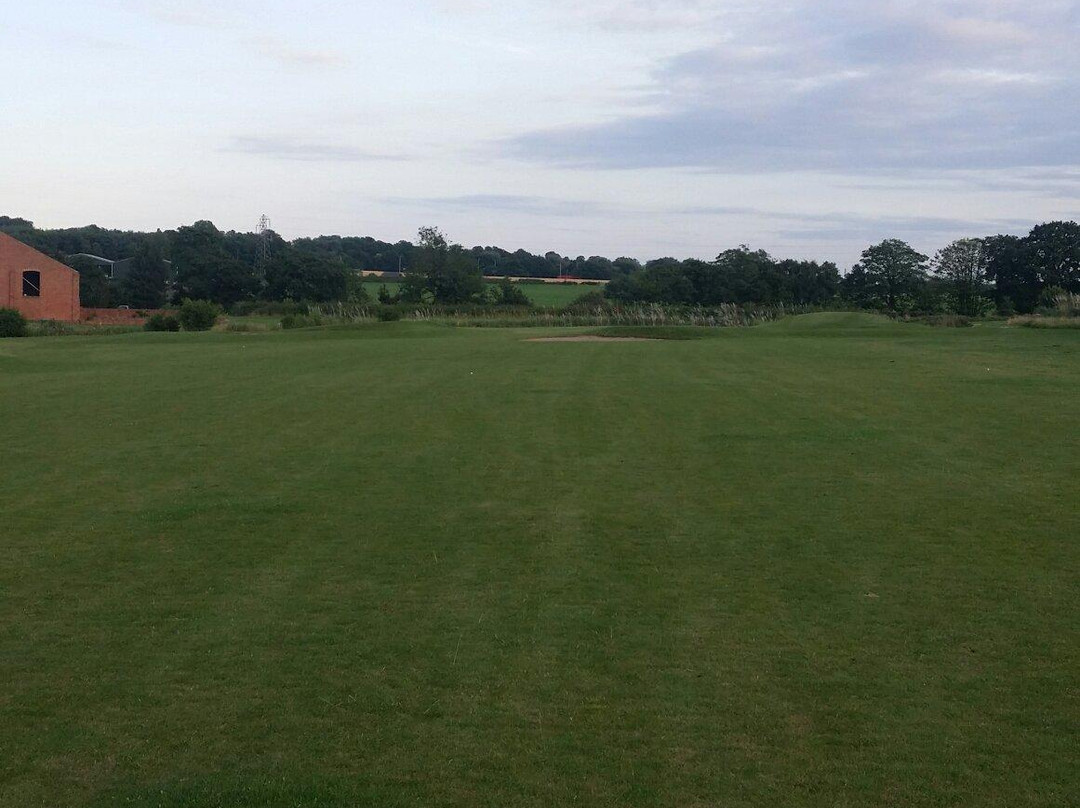 Northwest National Golf Course景点图片