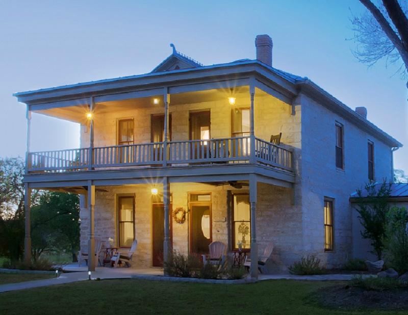 Rock House Hideaway-官方