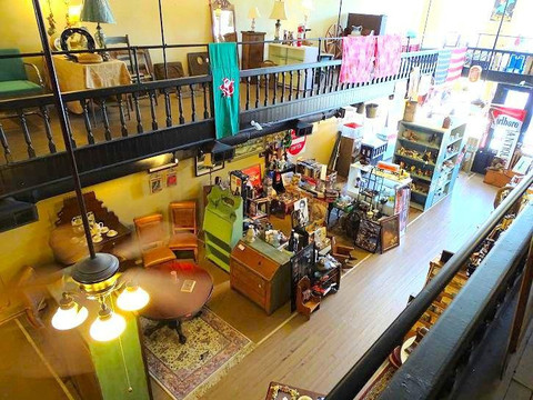 American Classic Antique Mall-穆尔斯维尔必去景点