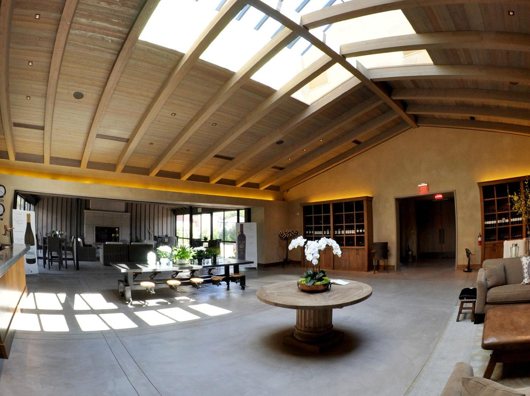 Vine Cliff Winery Tasting Room景点图片