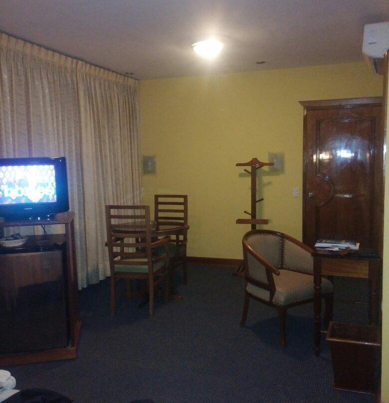 Gloria Plaza Hotel主图