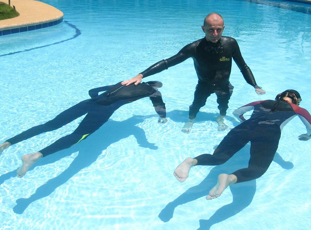 Freediving Philippines-莫阿尔博阿尔必去景点