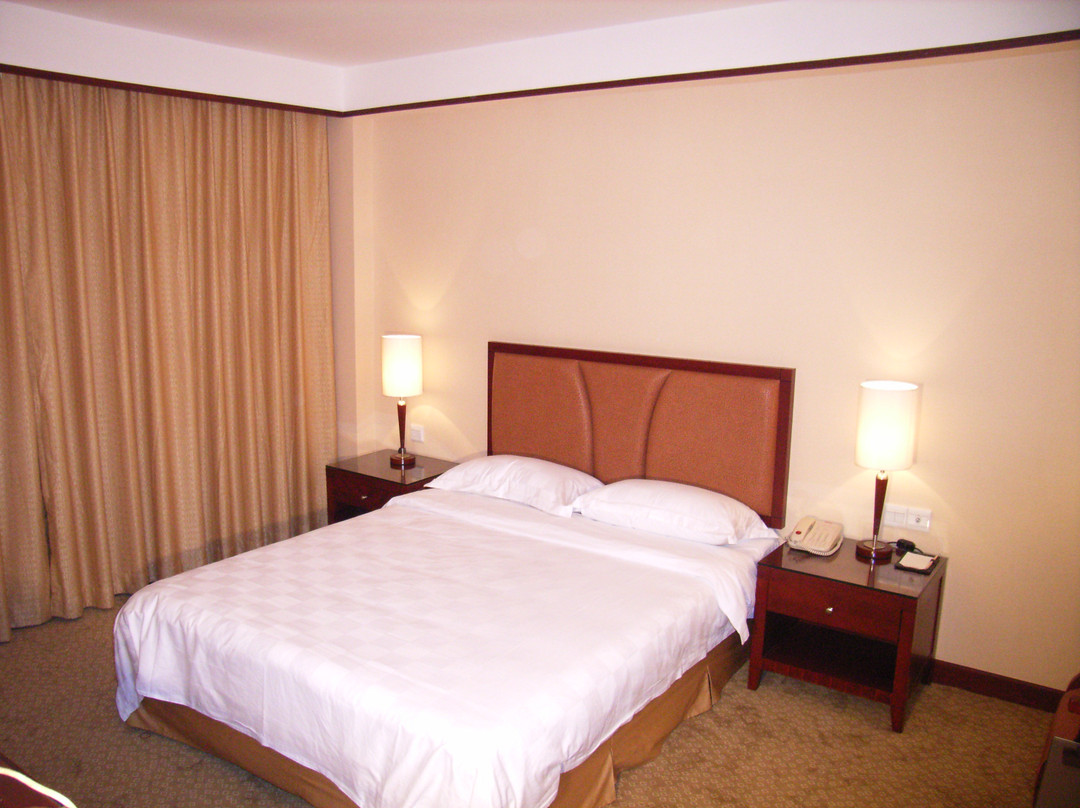 雅好花园酒店(中山富华道兴中广场店)主图