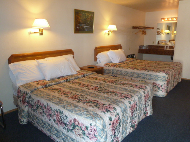 Milwaukie Inn Portland South主图