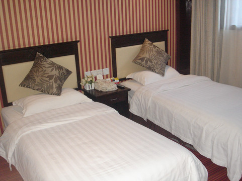 IU酒店(西安钟鼓楼回民街店)主图