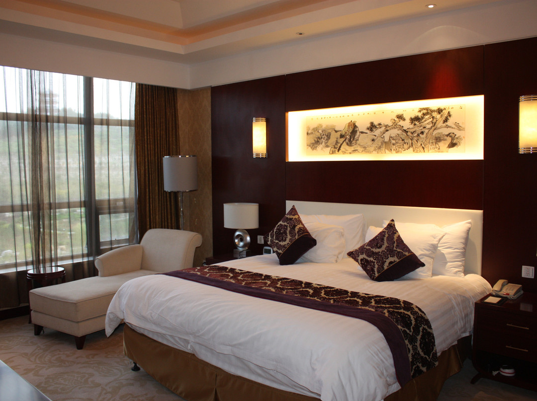 开元凤鸣山庄主图