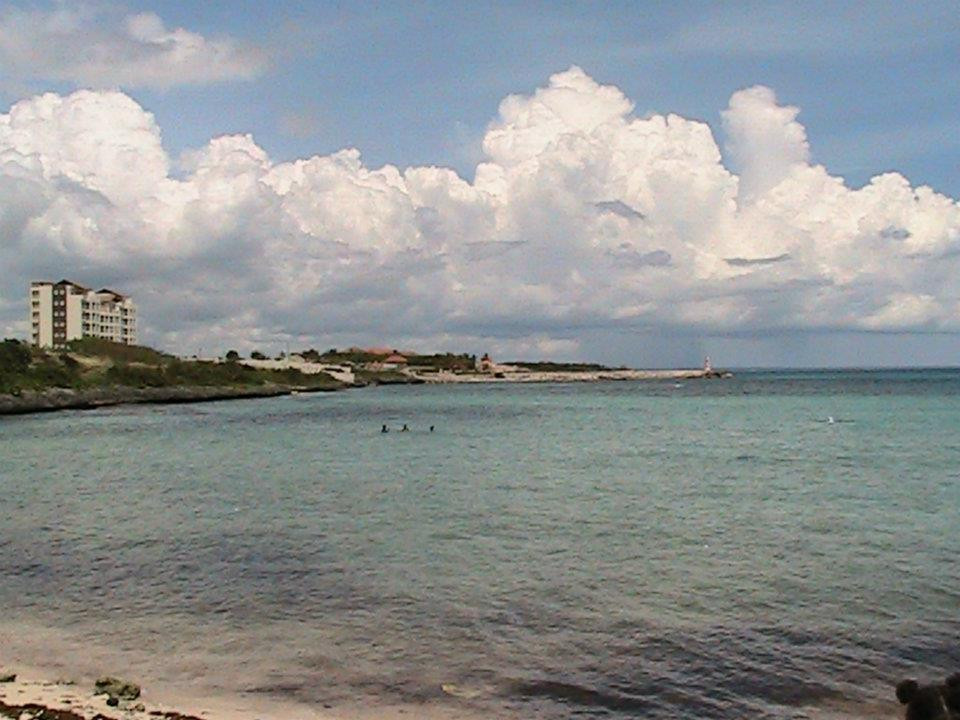 Playa Caleta La Romana景点图片