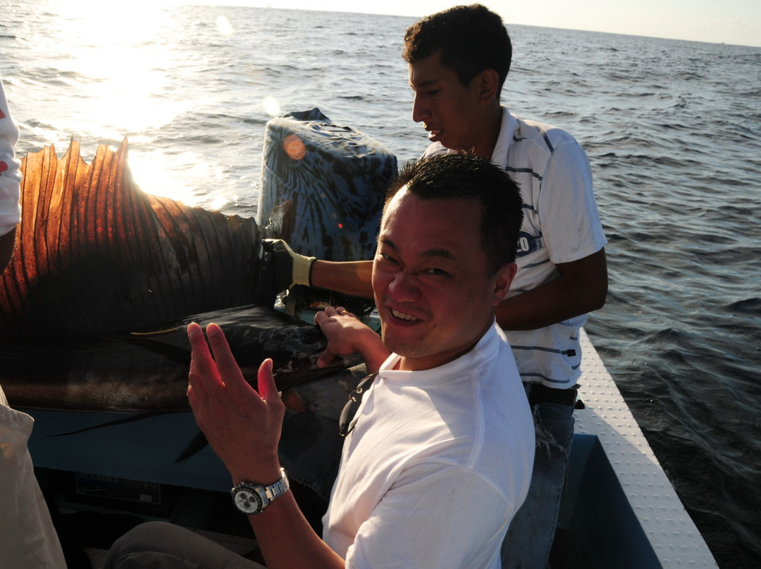 Julio's Tour & Fishing Guide Services-芝华塔尼欧必去景点