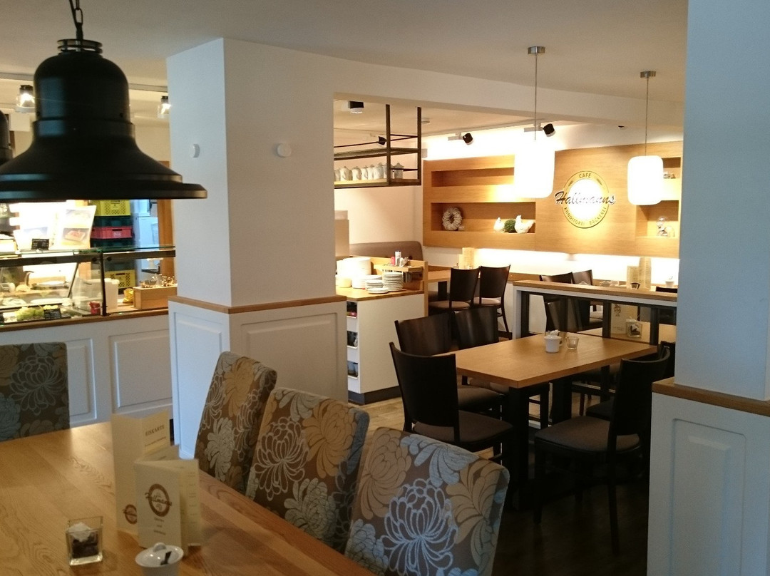 Cafe Hallmanns