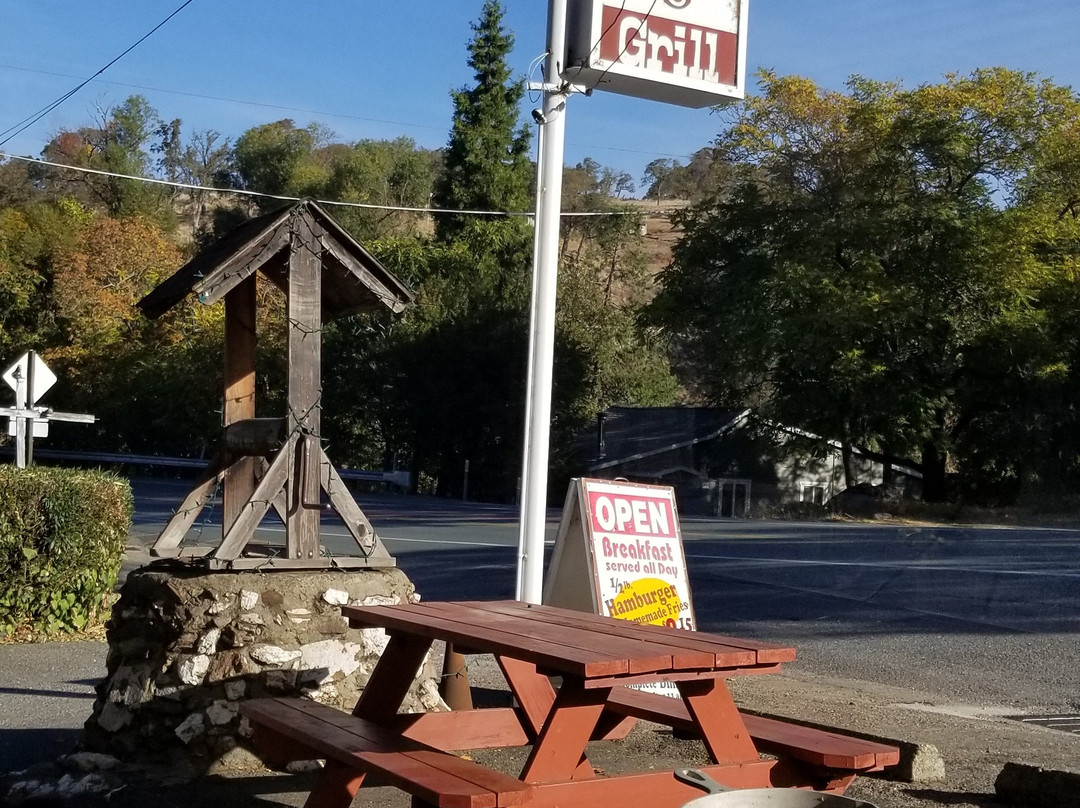 Old Well Motel and Grill