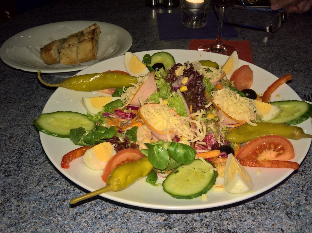 劳普海姆餐馆和美食-Cafe Restaurant Bar Maximilian