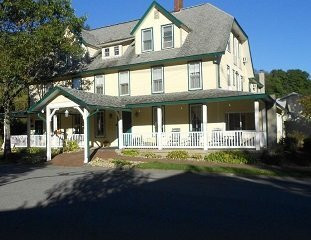 Forksville酒店住宿-Eagles Mere Inn