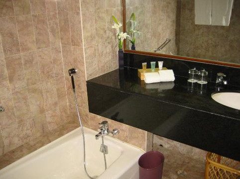 虹口大柏树亚朵酒店主图