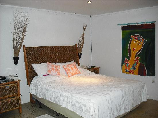 Arorangi Beach Front Bungalow & Studio Unit