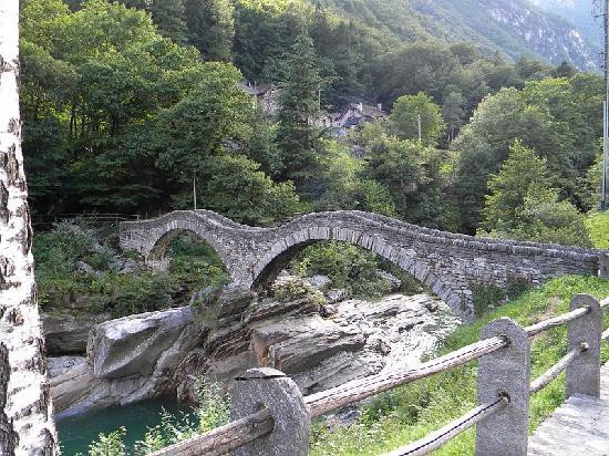 Valle Verzasca-Lavertezzo必去景点