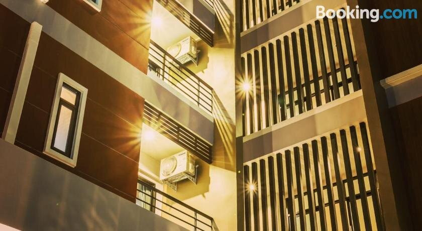 The Terrace Khlongtoei主图