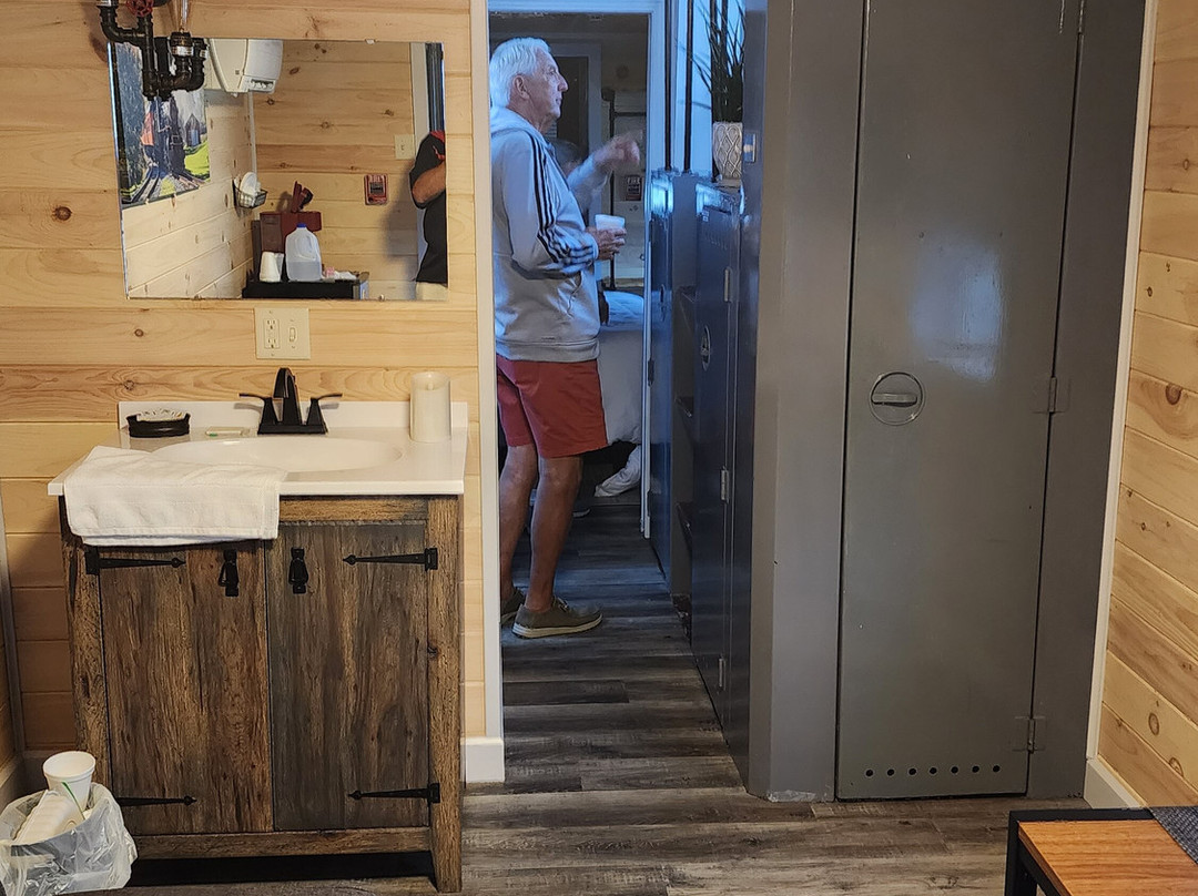 Sugarcreek Village Inn主图