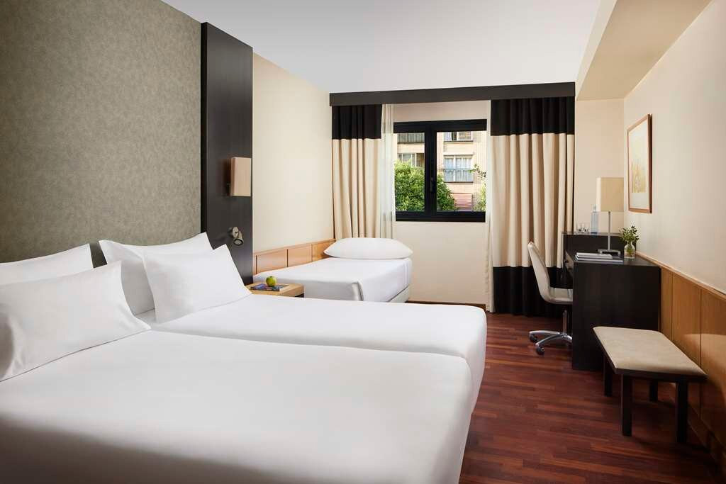 NH苏达德瓦伦西亚酒店主图