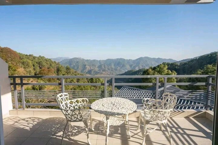 Kasauli Courtyard主图