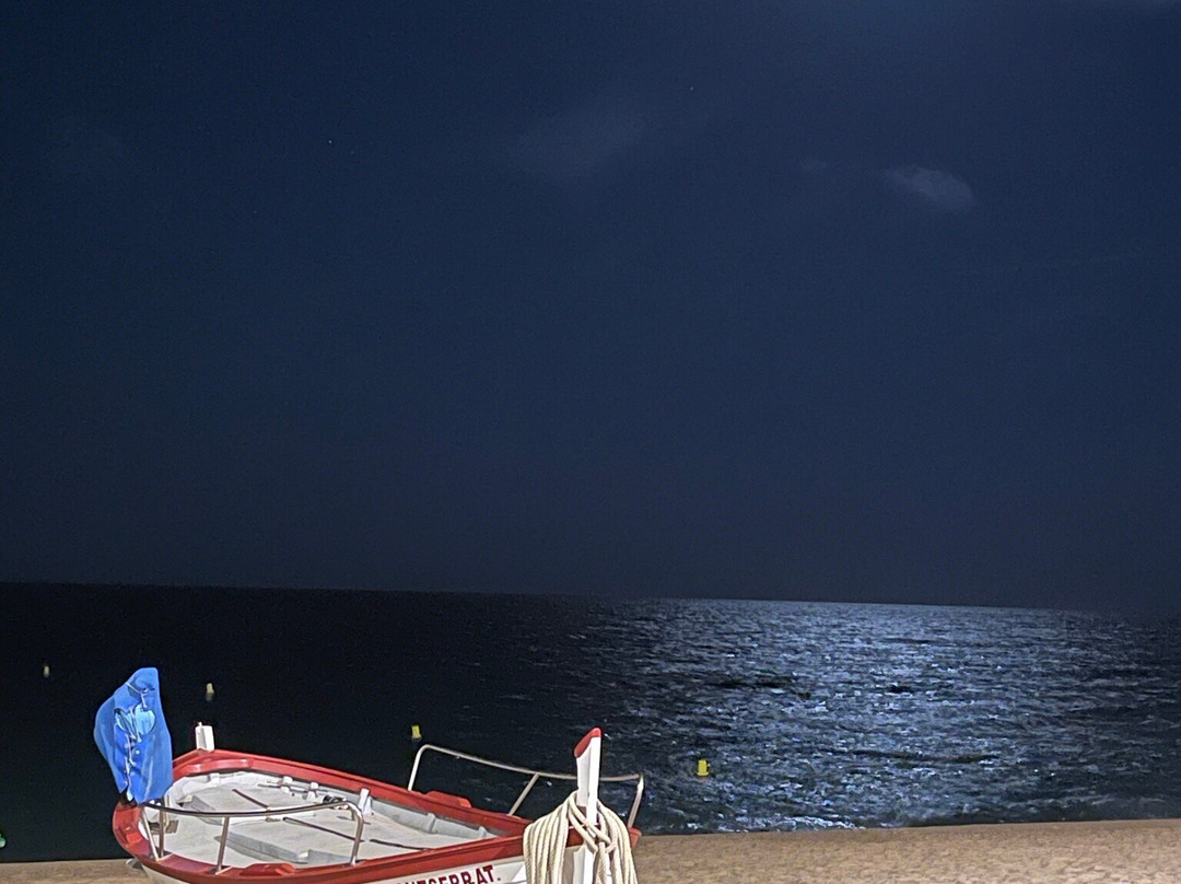 Tiare Beach Bar-Pineda de Mar必去景点