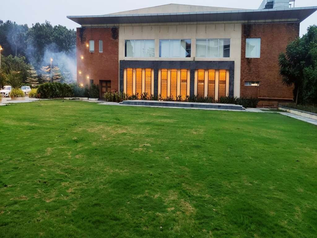 Manjeera Sarovar Premiere Hotel主图