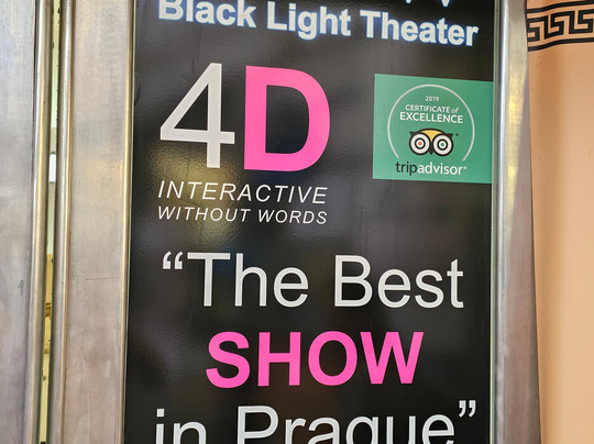 WOW Black Light Theater-布拉格必去景点
