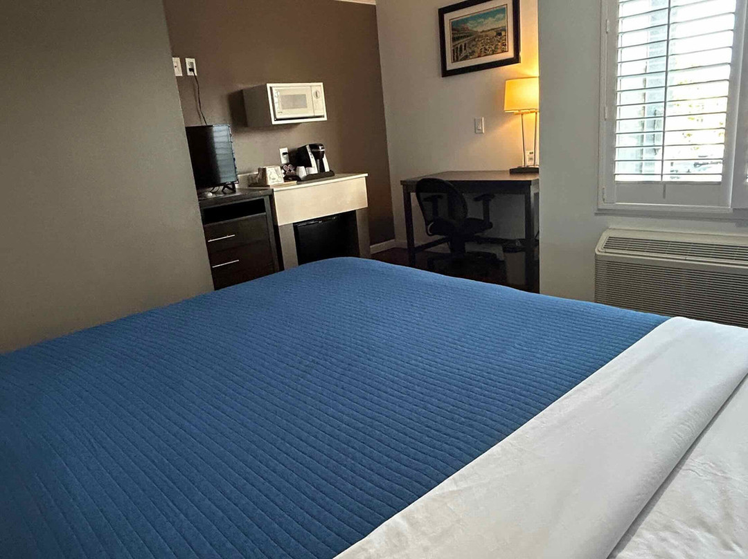 Continental Inn主图