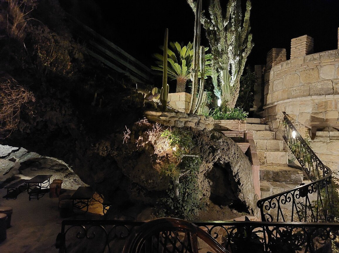 Cave Bar-卡拉马其必去景点