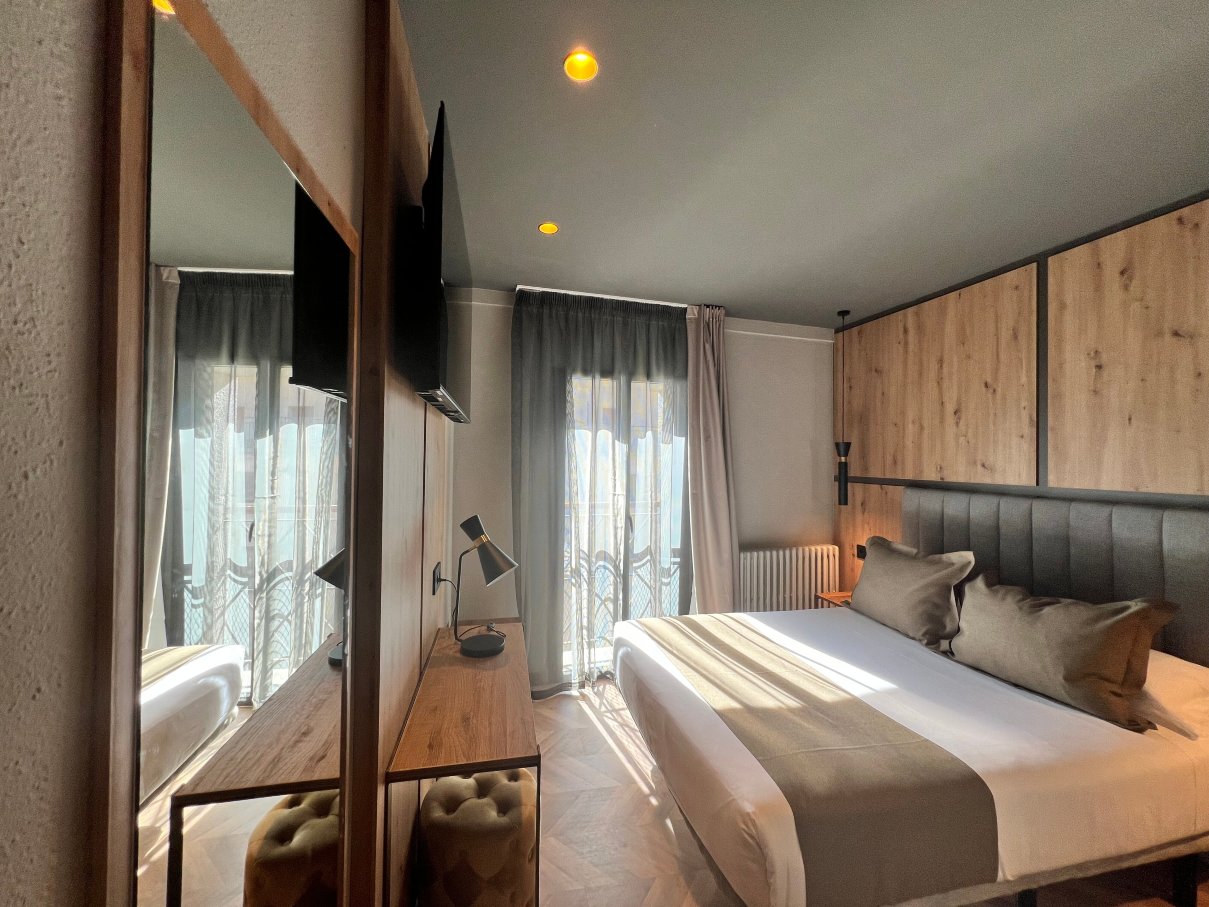 优莫小巴黎酒店-客卧