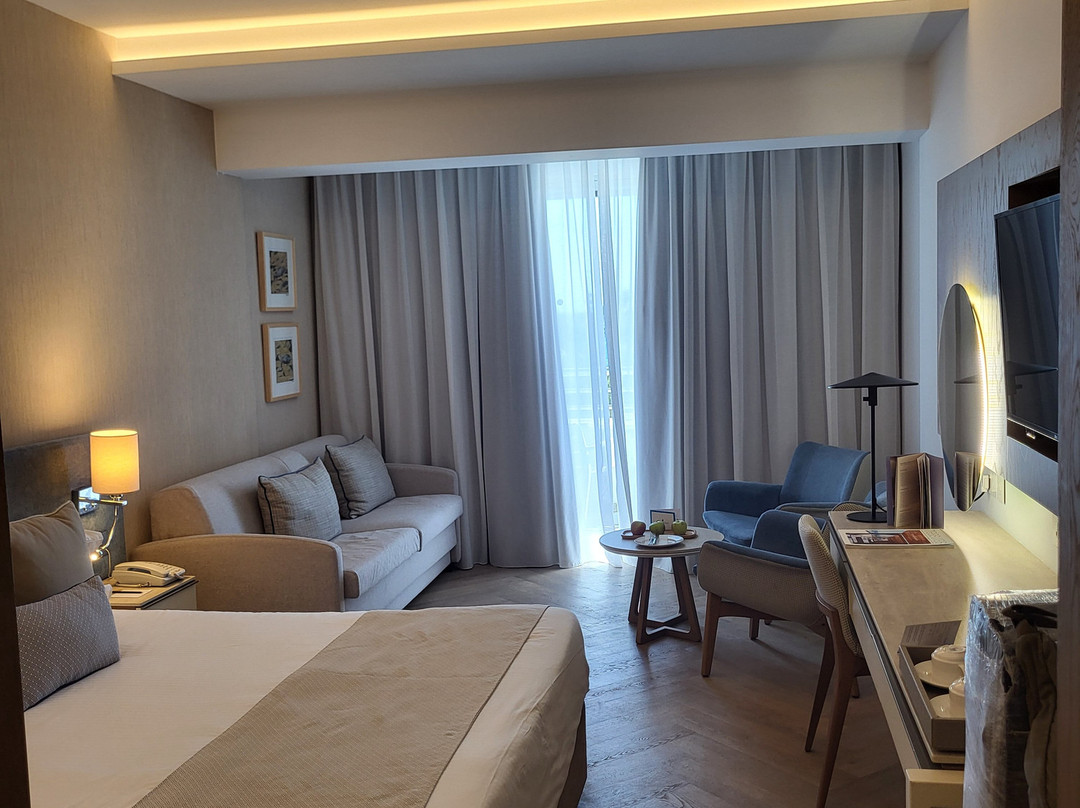 地中海海滩酒店主图