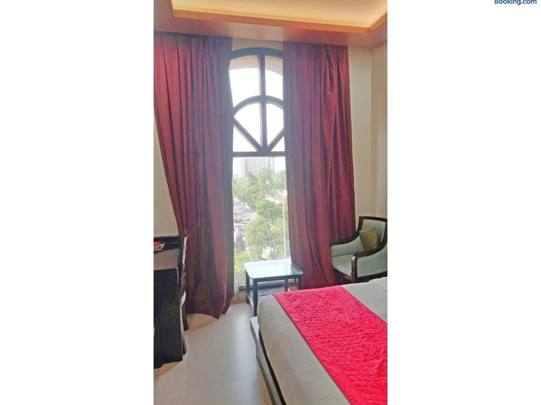 Sahibabad酒店住宿-Hotel Royal Park