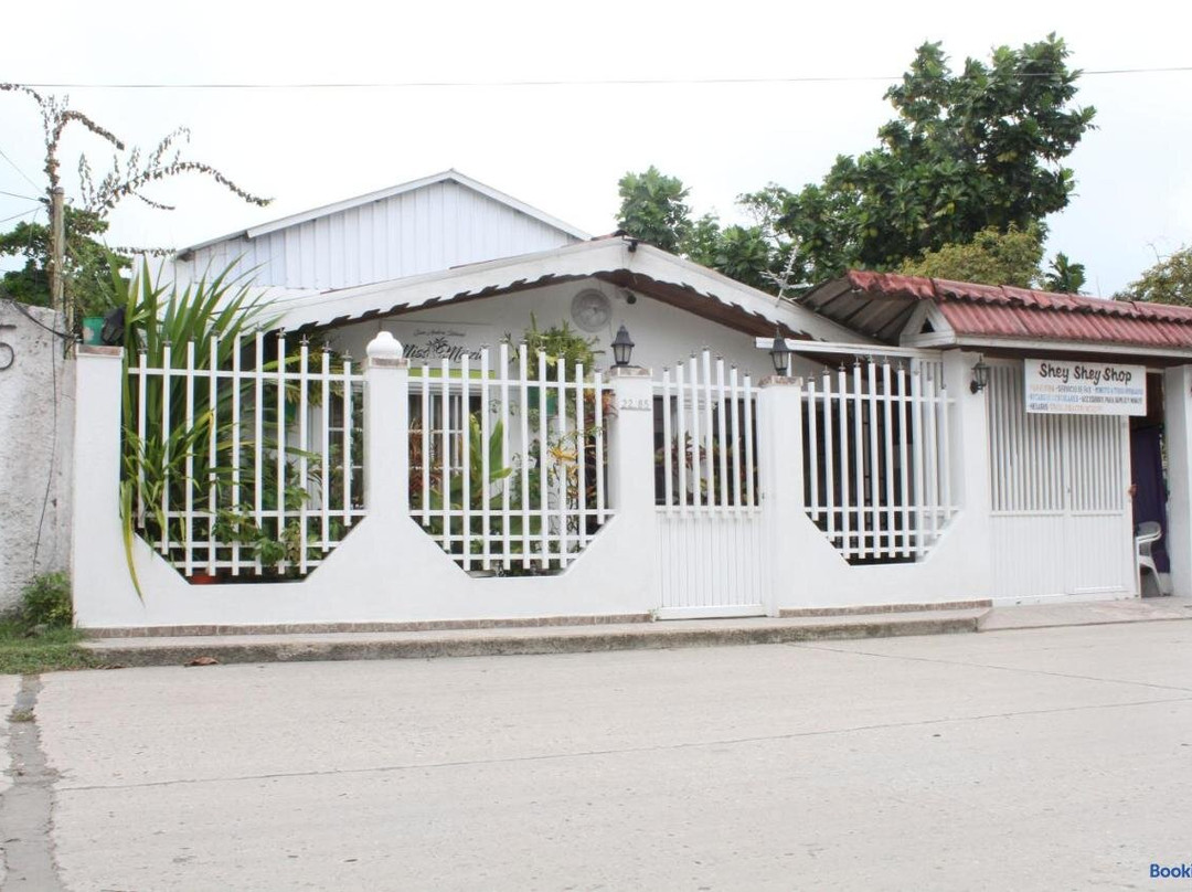 Posada Miss Mazie主图