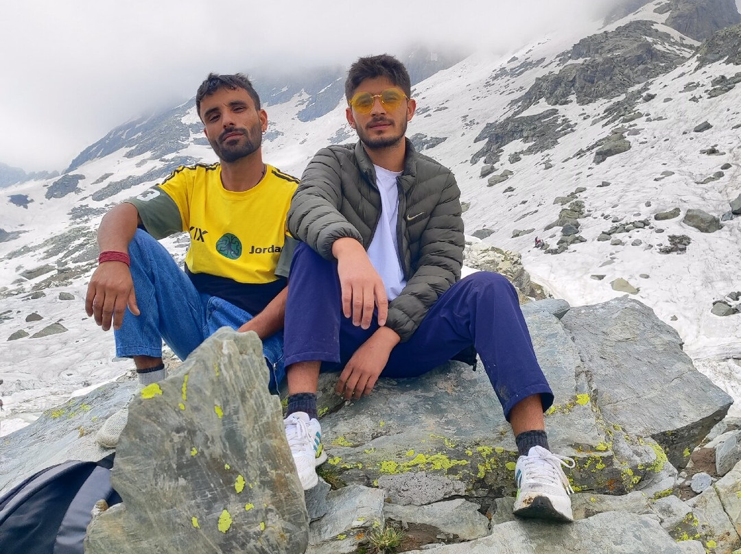 Sach Pass Hikers景点图片