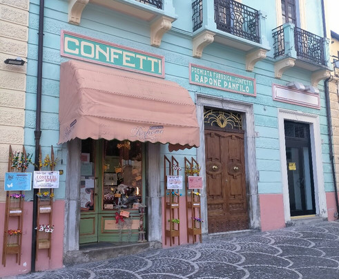 Confetti Rapone-苏尔莫纳必去景点