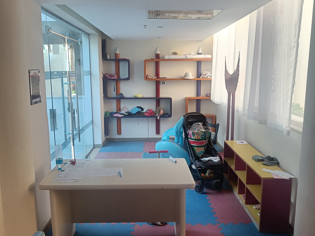 火奴鲁鲁现代酒店主图